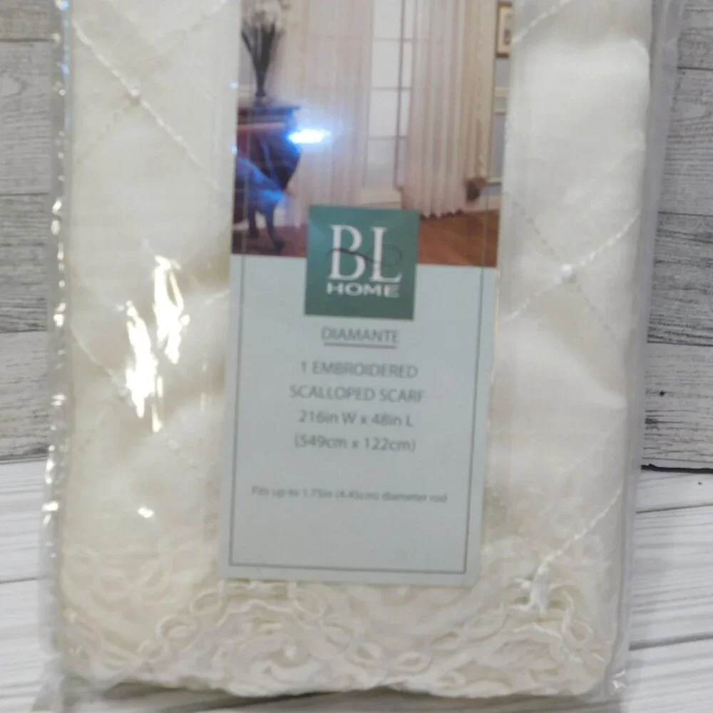 BL HOME DIAMMANNITE SCALLOPPED SCARF WINDOW TREATMENT 216 IN w 48 IN l *